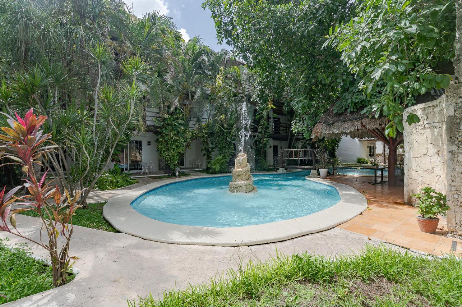 Mayan Art Hotel 10 Avenue Playa del Carmen Exterior photo