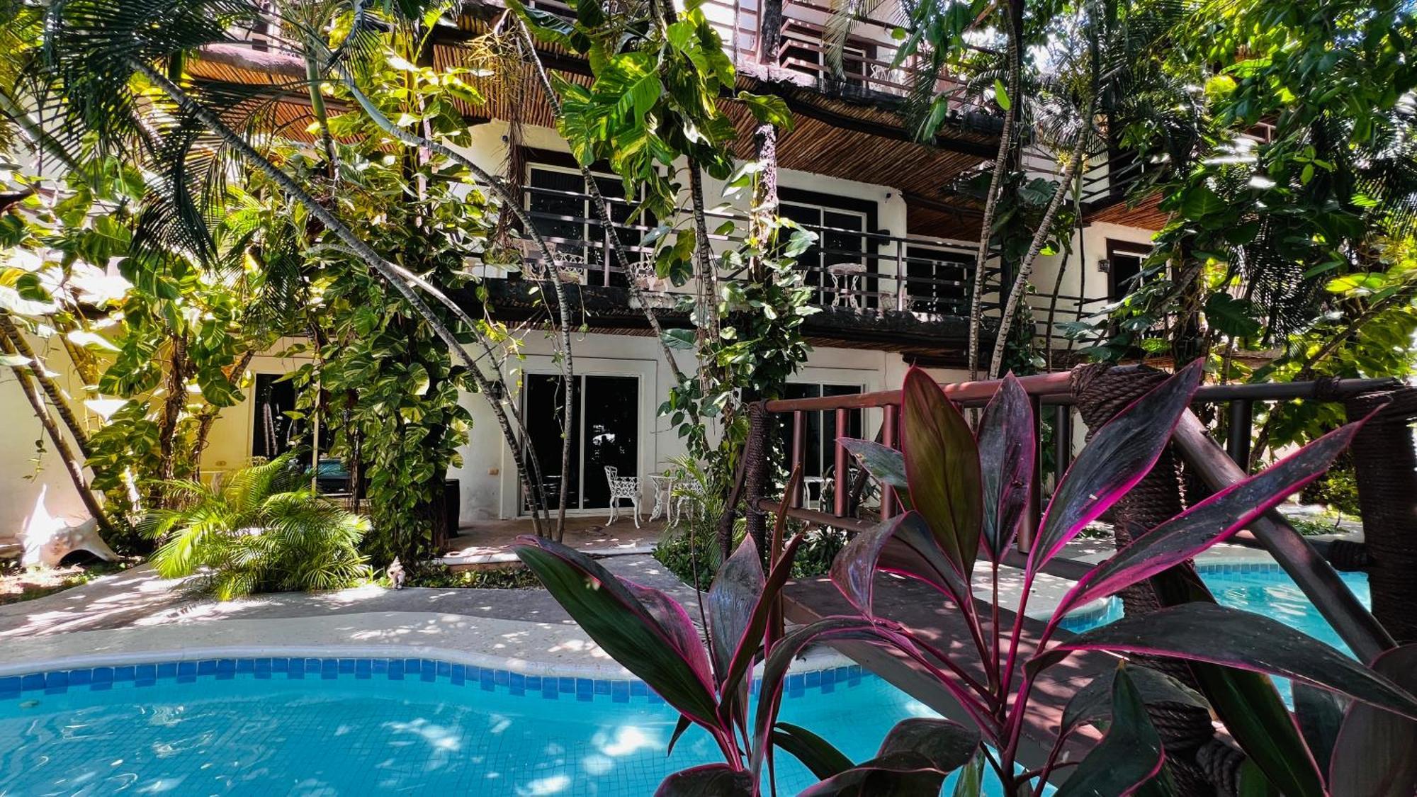 Mayan Art Hotel 10 Avenue Playa del Carmen Exterior photo